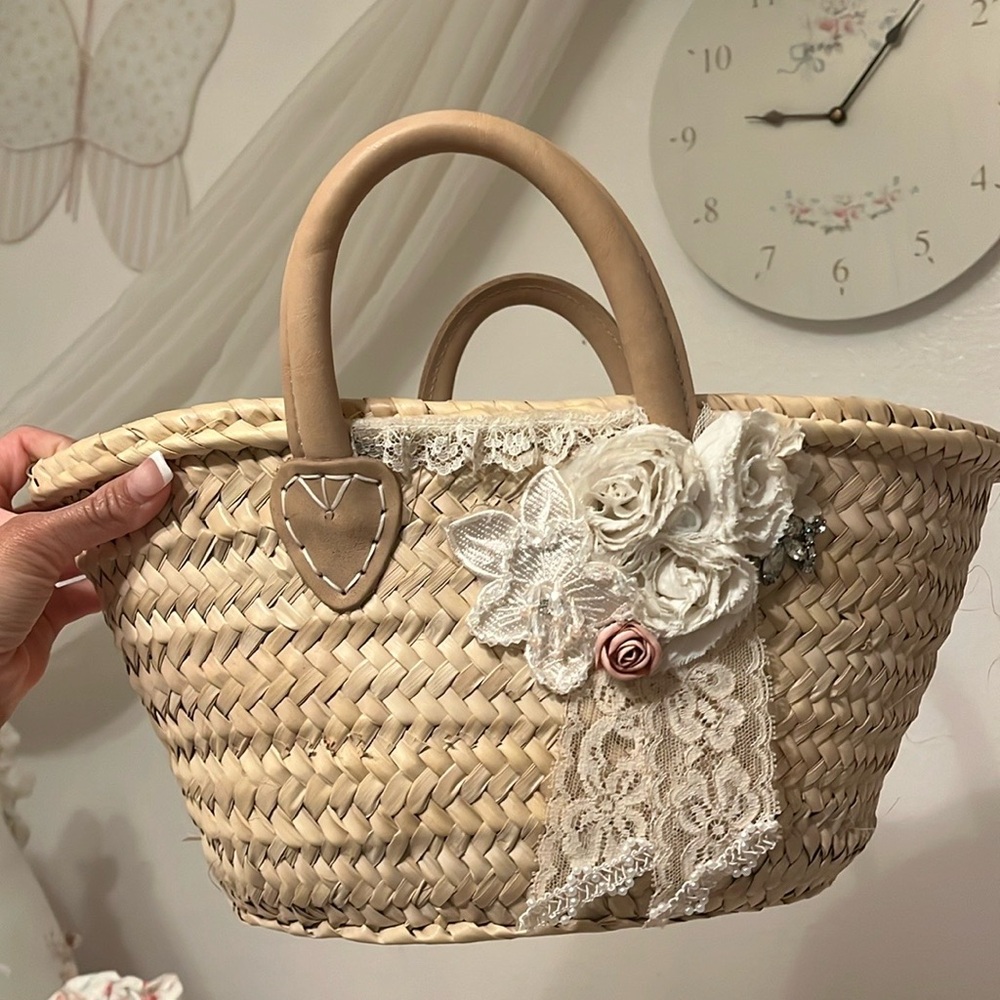 Shabby chic basket